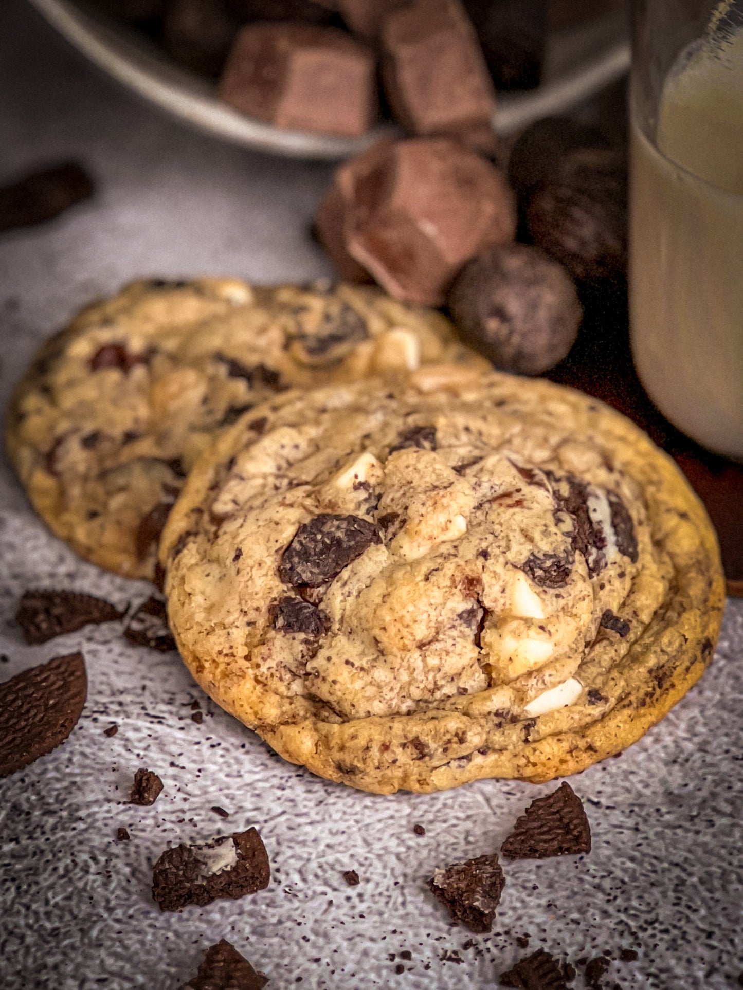 White Choco Chip Oreo Cookies/ Gourmet Luxury Treats